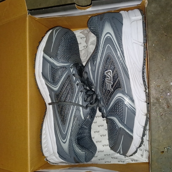 Nwt Fila Memory foam - Picture 6 of 8